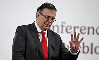 Sheinbaum descarta destitución de Ebrard tras investigación por hospedaje de su hijo en embajada; destaca trabajo del secretario