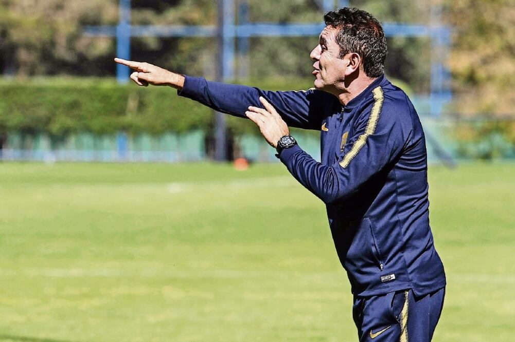 Patiño no contará con Arribas en el cuadro bajo. (CONSTANTINO CRUZ. IMAGO7)