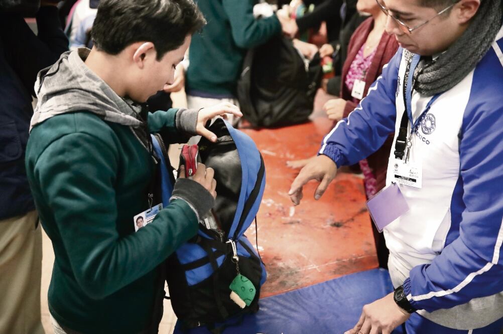 El PVEM busca que con el Programa Mochila Segura se salvaguarde la integridad y el bienestar de los niños en los planteles educativos. (ARCHIVO EL UNIVERSAL)