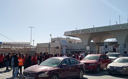 Maestros toman Puente Internacional Santa Fe en Ciudad Juárez; protestan por rechazo a la Ley del ISSSTE