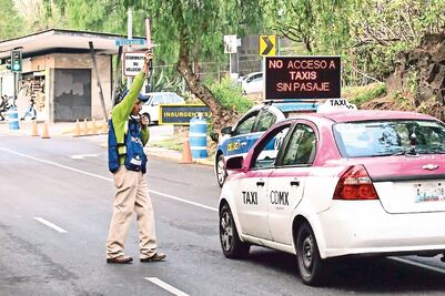 Nueva forma de robo en taxis; ofrecen agua para drogar a pasajeros 