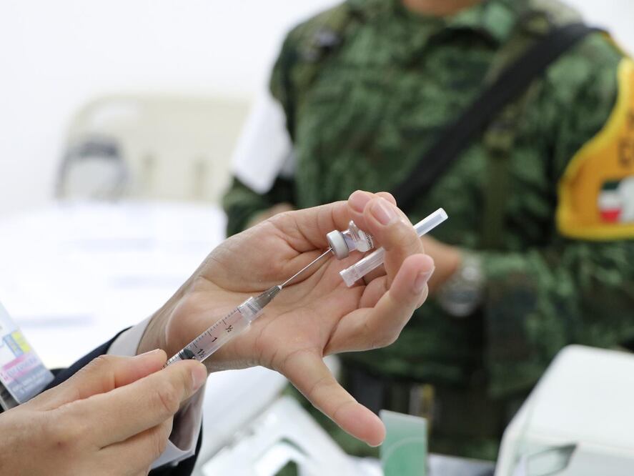 Este martes comenzó en Nayarit la jornada de vacunación para docentes y se extenderá hasta el próximo viernes. Foto: Especial