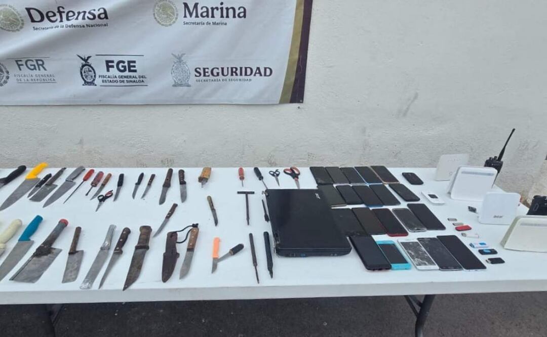 Parte de los objetos prohibidos asegurados durante revisiones sorpresivas en penal de Culiacán, Sinaloa (07/07/2025). Foto: Especial