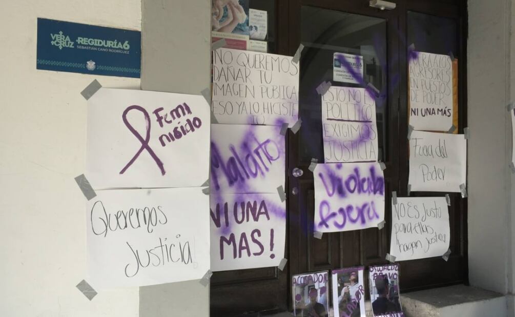 "Nos están amenazando, yo estoy recibiendo amenazas por parte de los familiares de esta persona, estoy recibiendo amenazas por redes sociales, ya me quisieron ofrecer dinero, ya quisieron hacerlo, que esto es un tema político", denunció una manifestante. Foto: Especial