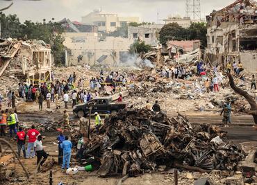 Somalia sufre el peor atentado de su historia; suman 215 muertos y 350 heridos