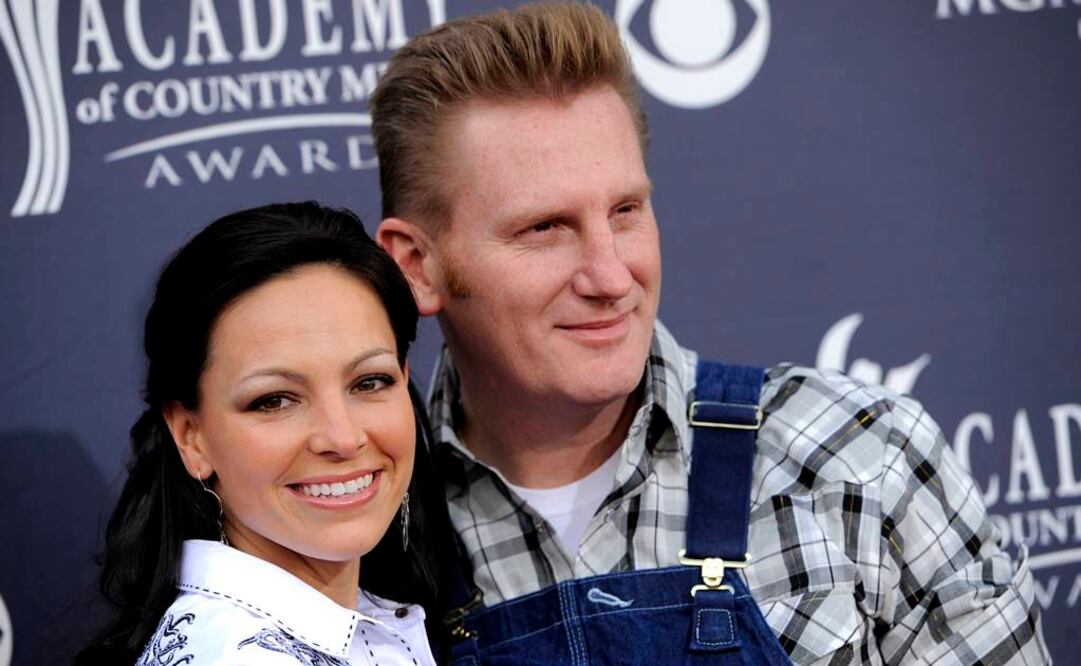 Incluso después del diagnóstico, la pareja continuó grabando, y un álbum de himnos alcanzó el primer lugar en la lista de Billboard sobre los mejores discos country. FOTO: AP.