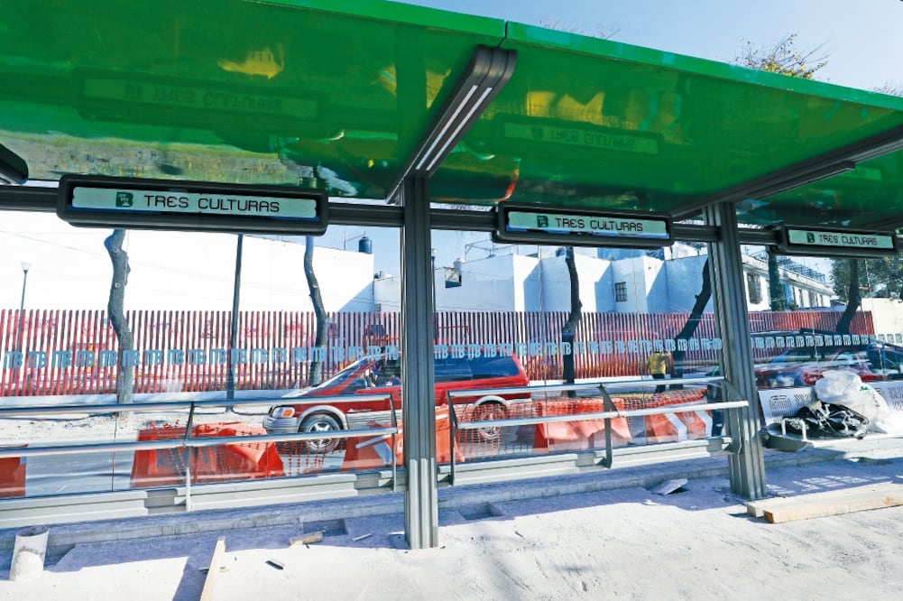 El director de relaciones institucionales de la empresa explicó que la intención del diseño es respetar Reforma, por lo que de cada estación explotarán dos metros cuadrados. (ARCHIVO. EL UNIVERSAL)