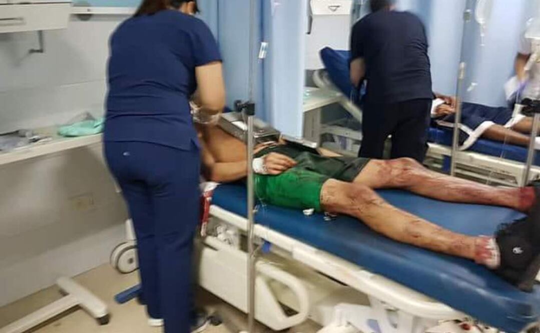 Uno de los reclusos hondureños es atendido en un centro hospitalario de ese país (Periódico El Prensa, de Honduras)