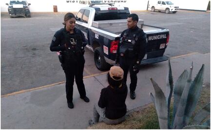 Mujer escapa luego de ser encerrada por su pareja en una vivienda de Chihuahua; asegura que tenía 3 años sin salir