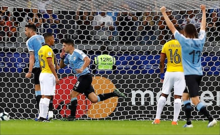 Uruguay aplasta a Ecuador en su debut en Copa América