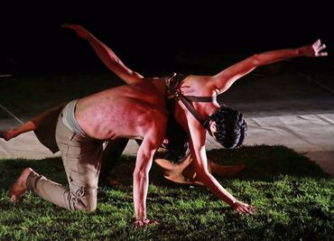 Teatro performático sobre el ser humano y la civilización