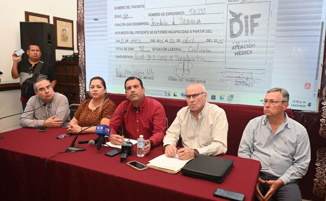 En conferencia de prensa, el secretario del Ayuntamiento de Victoria, Hugo Reséndez Silva, dijo que es falsa la versión en la que se acusa de violencia de género al presidente municipal de Victoria, Eduardo Gattás Báez. Foto: Roberto Aguilar / EL UNIVERSAL