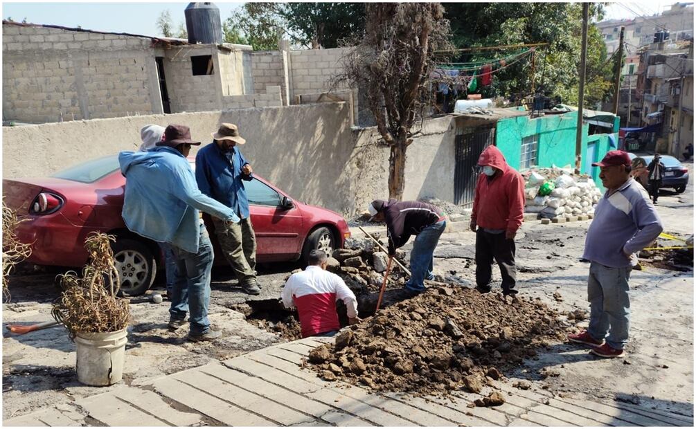 Reparan fuga de agua en Zomeyucan, Edomex. Foto: Especial