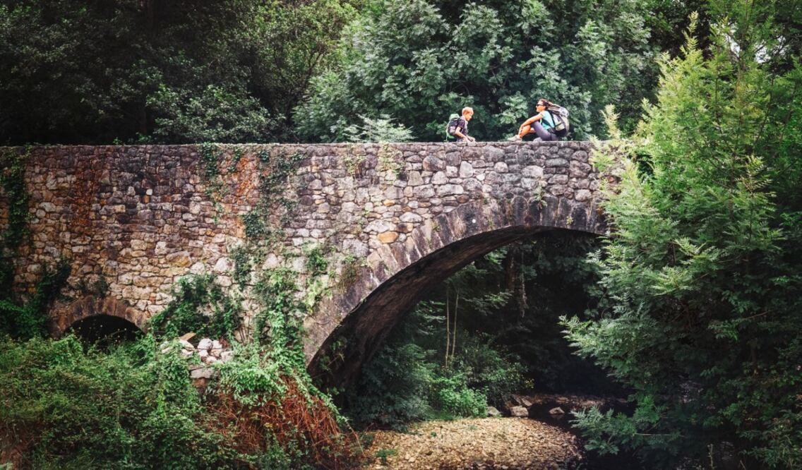El Camino de Santiago comprende varios itinerarios a lo largo de mil 500 kilómetros. (Foto: Istock)
