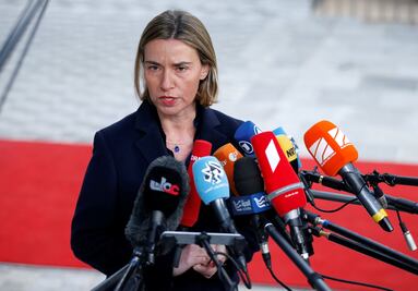 Mogherini exige a EU que "no interfiera" en política europea