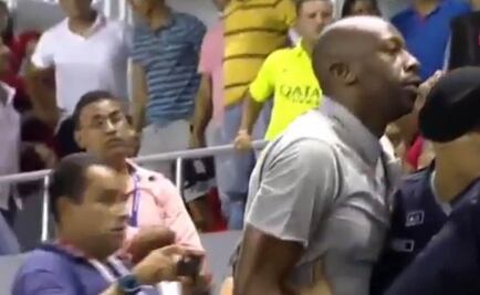 DT de Costa Rica protagoniza pleito en partido 