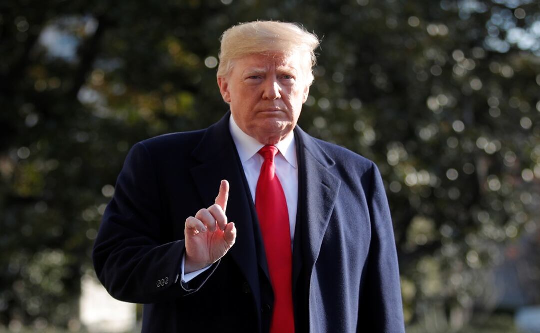 U.S. President Donald Trump gestures to reporters as he departs on travel to Kansas City, Missouri from the White House in Washington, U.S - Photo: Jim Young/REUTERS