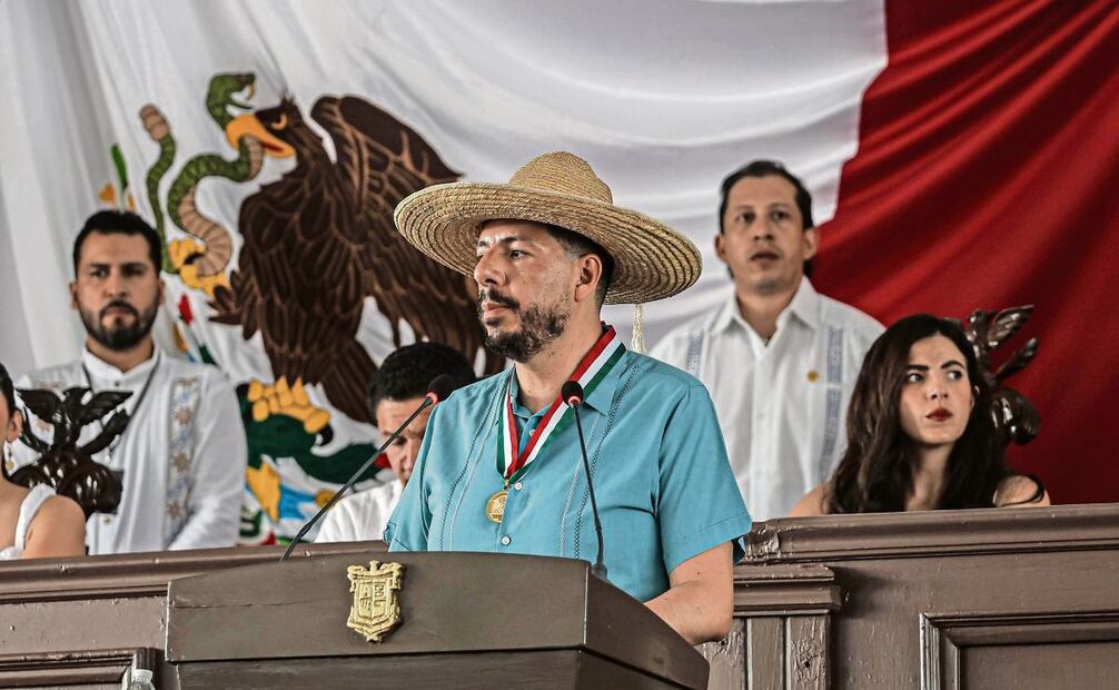 Durante la sesión solemne del Congreso del estado, realizada en Apatzingán, hubo pronunciamientos contra el asesinato del líder limonero y la violencia en la entidad. Foto: Gabriel Pano / EL UNIVERSAL