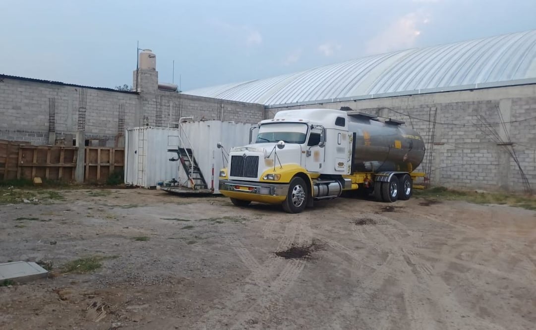 Predio asegurado en Tultepec era operado por célula criminal de Jalisco; comercializaban hidrocarburo clandestinamente.
Foto: Especial.