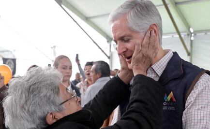 Alfredo del Mazo entrega equipo a 48 "casas de día" para adultos mayores