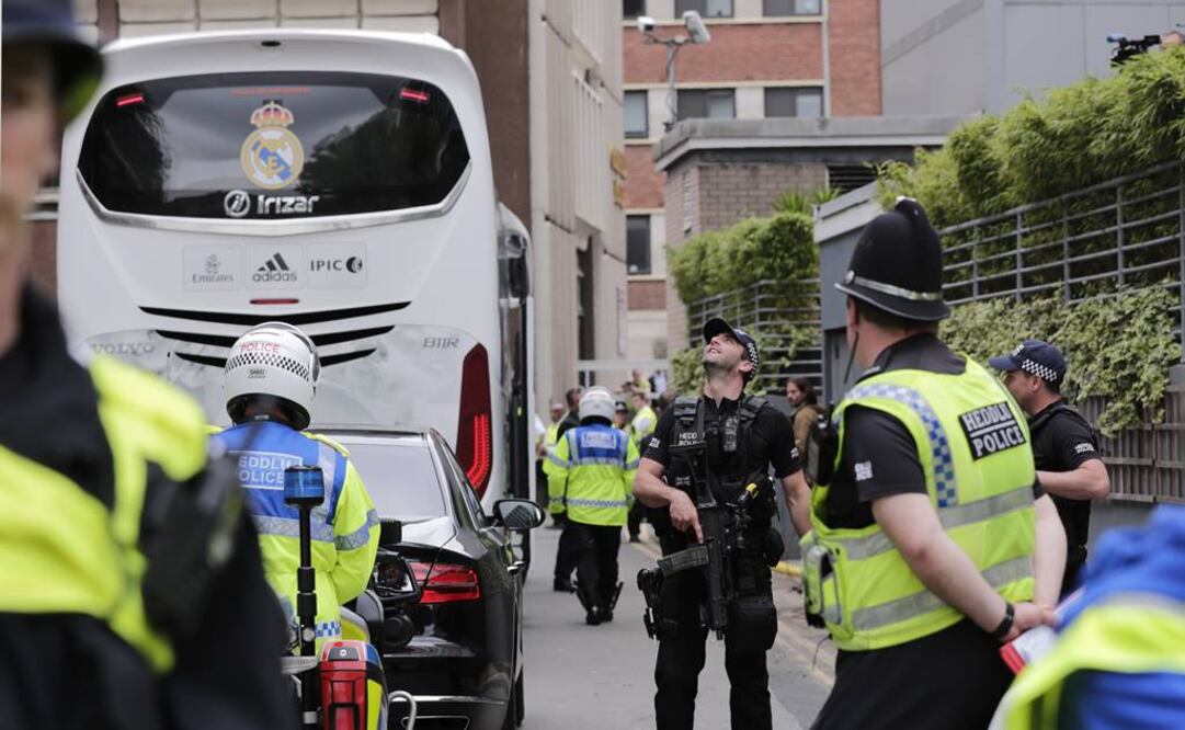 Real Madrid en su llegada al hotel de concentración en Cardiff. Reuters