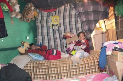 Sobreviven a las heladas con lonas y cartones en Zacatecas