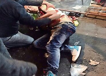 Choferes de microbús se agarran a golpes frente al pasaje en La Piedad, Michoacán