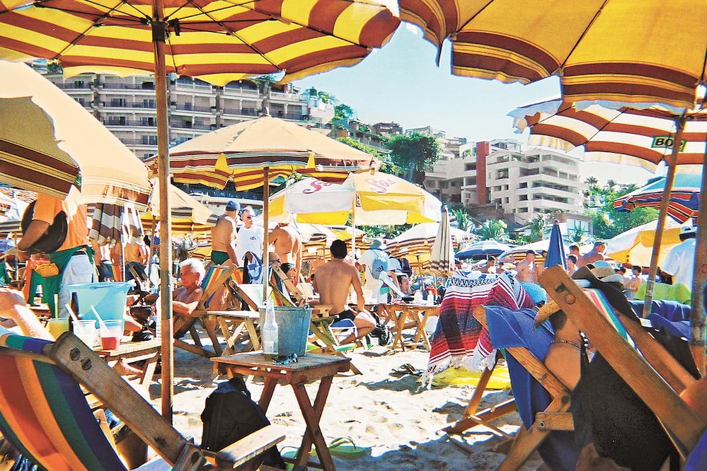 En Puerto Vallarta, el primer sitio turístico reconocido para la comunidad homosexual, se encuentra la playa Los Muertos, exclusiva para este sector Foto: Archivo/EL UNIVERSAL