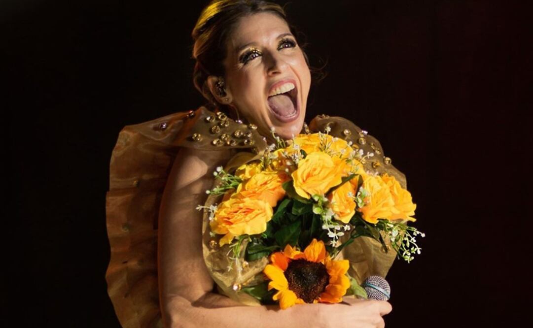 La cantante pidió a sus fans estar atentos para más información. Foto: Instagram. @florbertottiok