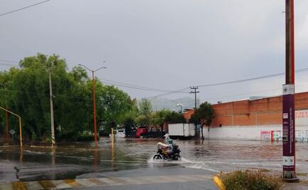 Lluvias en el Edomex provocan encharcamientos en Tlalnepantla; cae granizo en Naucalpan 