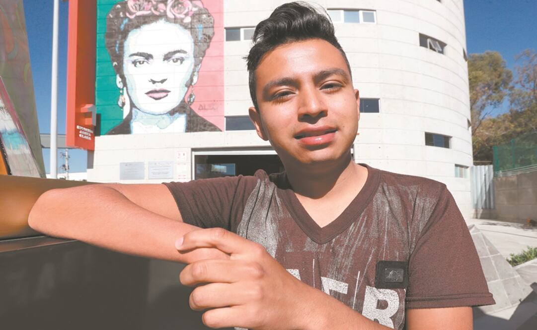 Javier Pérez, de 24 años, planea concluir la secundaria y la preparatoria mientras se capacita. Buscará estudiar Ingeniería Mecánica en el IPN. Foto: ARIEL OJEDA. EL UNIVERSAL