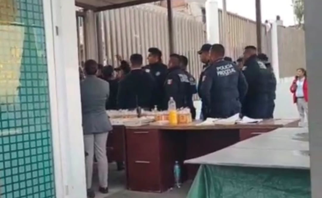 El hecho ocurrió después de una audiencia en la que la defensa de Víctor Hugo “N”, acusado de feminicidio. Foto: Especial