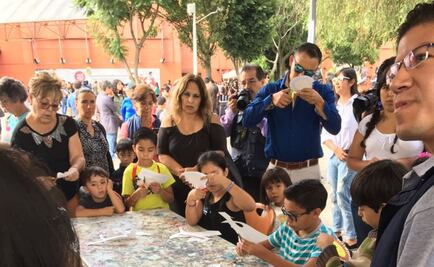 Cientos asisten a Universum para el eclipse solar