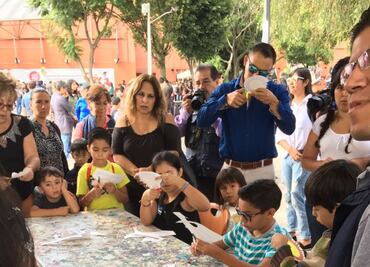 Cientos asisten a Universum para el eclipse solar