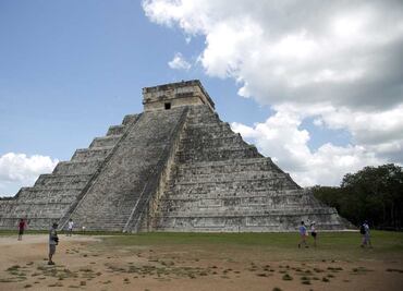 ¿Desde cuándo está prohibido subir a las pirámides de Chichén Itzá y de cuánto es la multa?