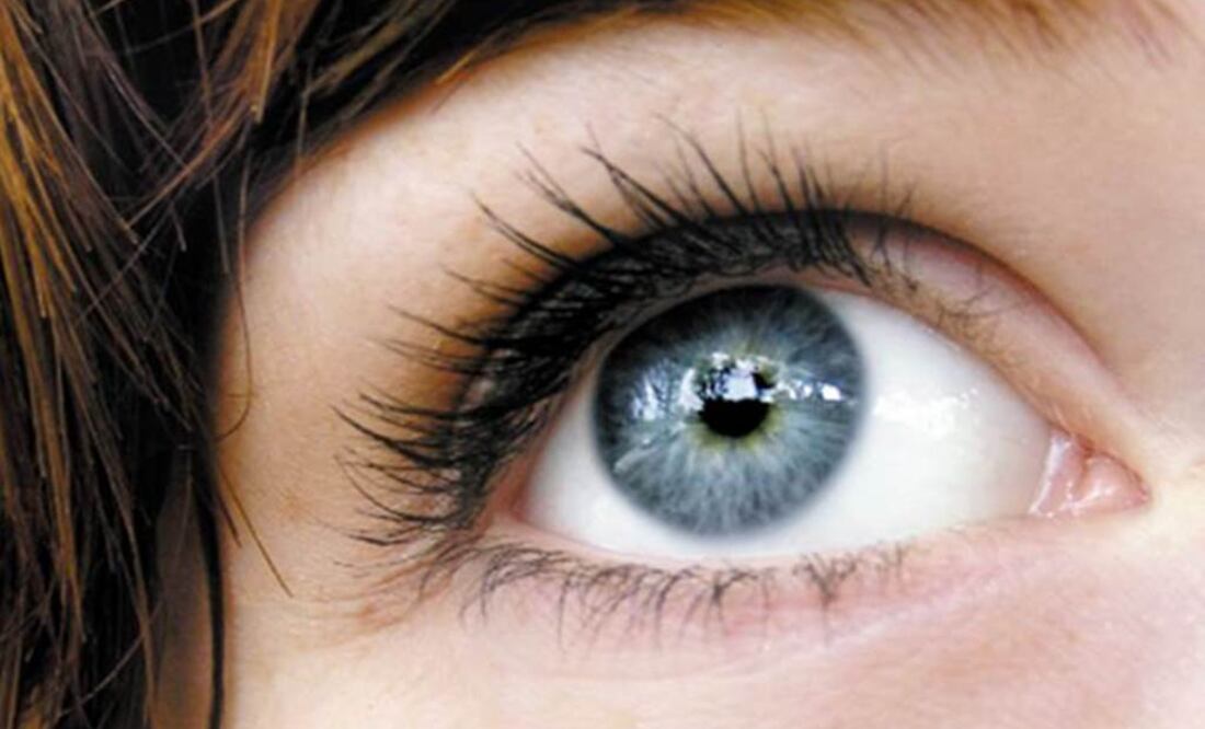 El ojo tiene en su interior un lente natural llamado cristalino, que a medida que envejecemos pierde su transparencia. Foto: Archivo