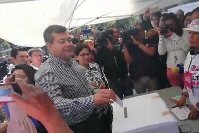 Así emitieron su voto los políticos en distintos puntos de la ciudad