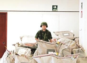 Llama INE a connacionales a regresar "lo más pronto posible" sus votos postales