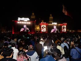 Concierto de Juan Gabriel toca el corazón de 170 mil personas en el Zócalo de la CDMX; así se vivió