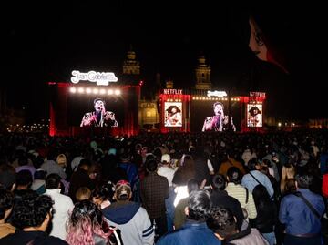 Juan Gabriel llena el Zócalo al ritmo del Noa noa; aunque fue una proyección, se disfrutó con alma de concierto