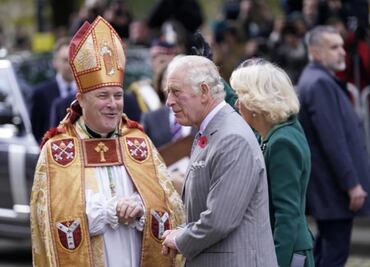 Piden renuncia de clérigo de Inglaterra por denuncias de abuso