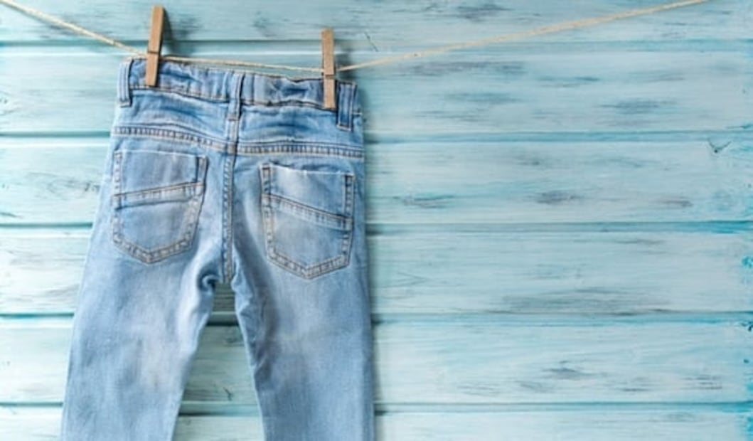 Cómo lavar los jeans para que se vean como nuevos