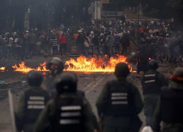 Tensión sube en Venezuela en víspera de polémica elección de Constituyente