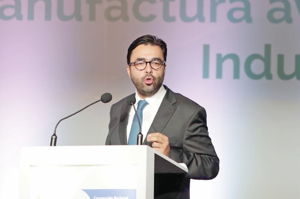 Gabriel Contreras, presidente del Instituto Federal de Telecomunicaciones, destacó la designación de Salma Jalife como subsecretaria de la SCT. Foto: 