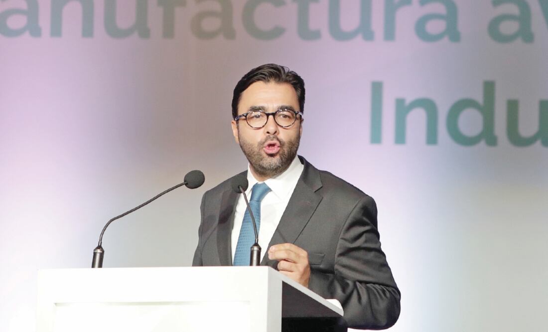 Gabriel Contreras, presidente del Instituto Federal de Telecomunicaciones, destacó la designación de Salma Jalife como subsecretaria de la SCT. Foto: