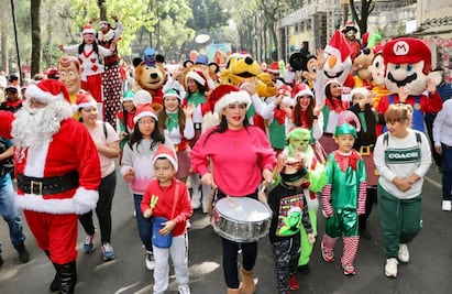 Realiza la alcaldía Cuauhtémoc su desfile navideño