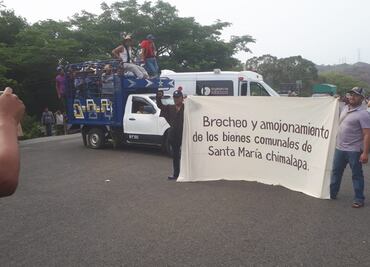 Por segundo día, comuneros zoques exigen con bloqueo cumplir sentencia de Los Chimalapas a favor de Oaxaca