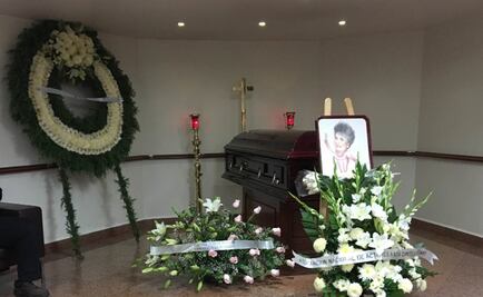 Amigos y familiares despiden a Evita Muñoz "Chachita"