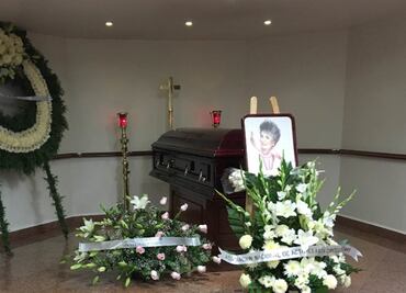 Amigos y familiares despiden a Evita Muñoz "Chachita"