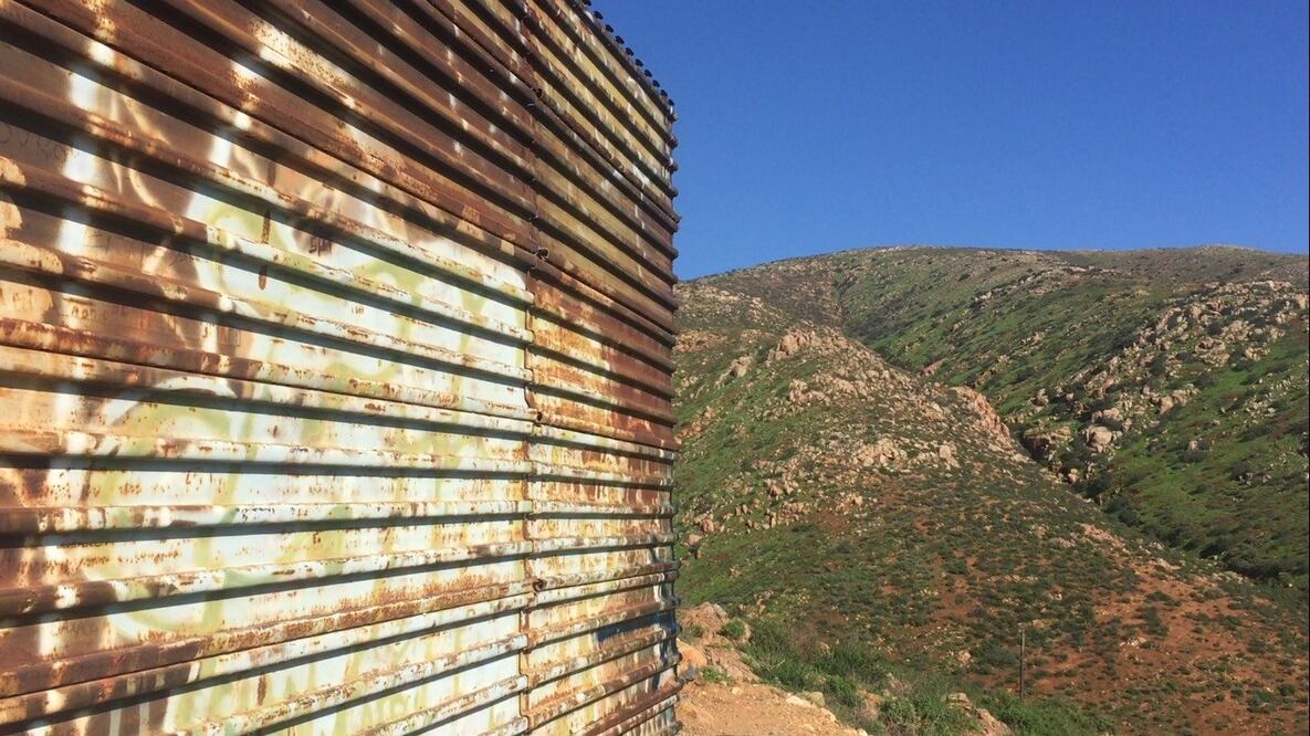 Autoridades locales y los vecinos anticipan que podría ser esta zona donde inicie la construcción del muro de Trump (Foto: Laura Sánchez / EL UNIVERSAL)